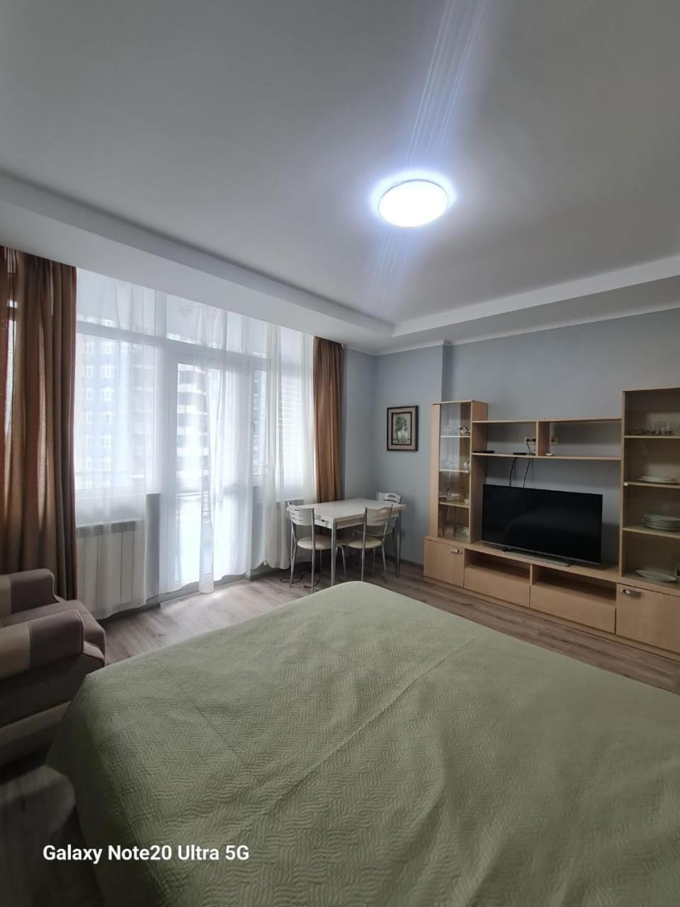 באטומי Yalcin Star Residence Apartment 300 מראה חיצוני תמונה