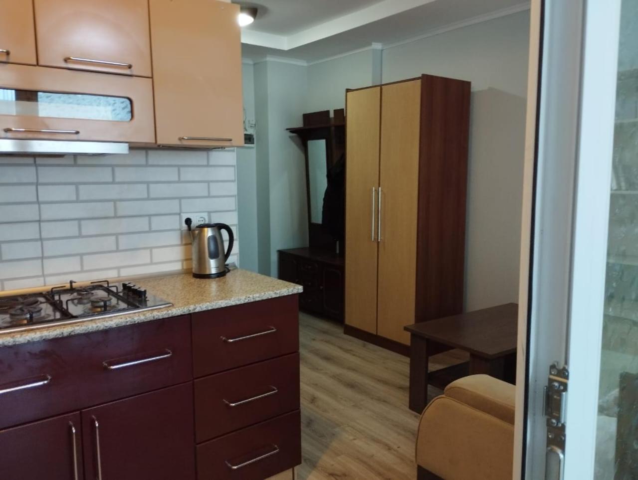 באטומי Yalcin Star Residence Apartment 300 מראה חיצוני תמונה