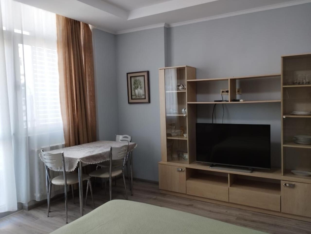 באטומי Yalcin Star Residence Apartment 300 מראה חיצוני תמונה