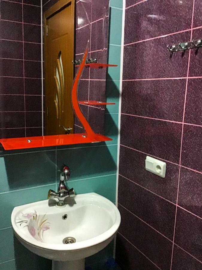 באטומי Yalcin Star Residence Apartment 300 מראה חיצוני תמונה